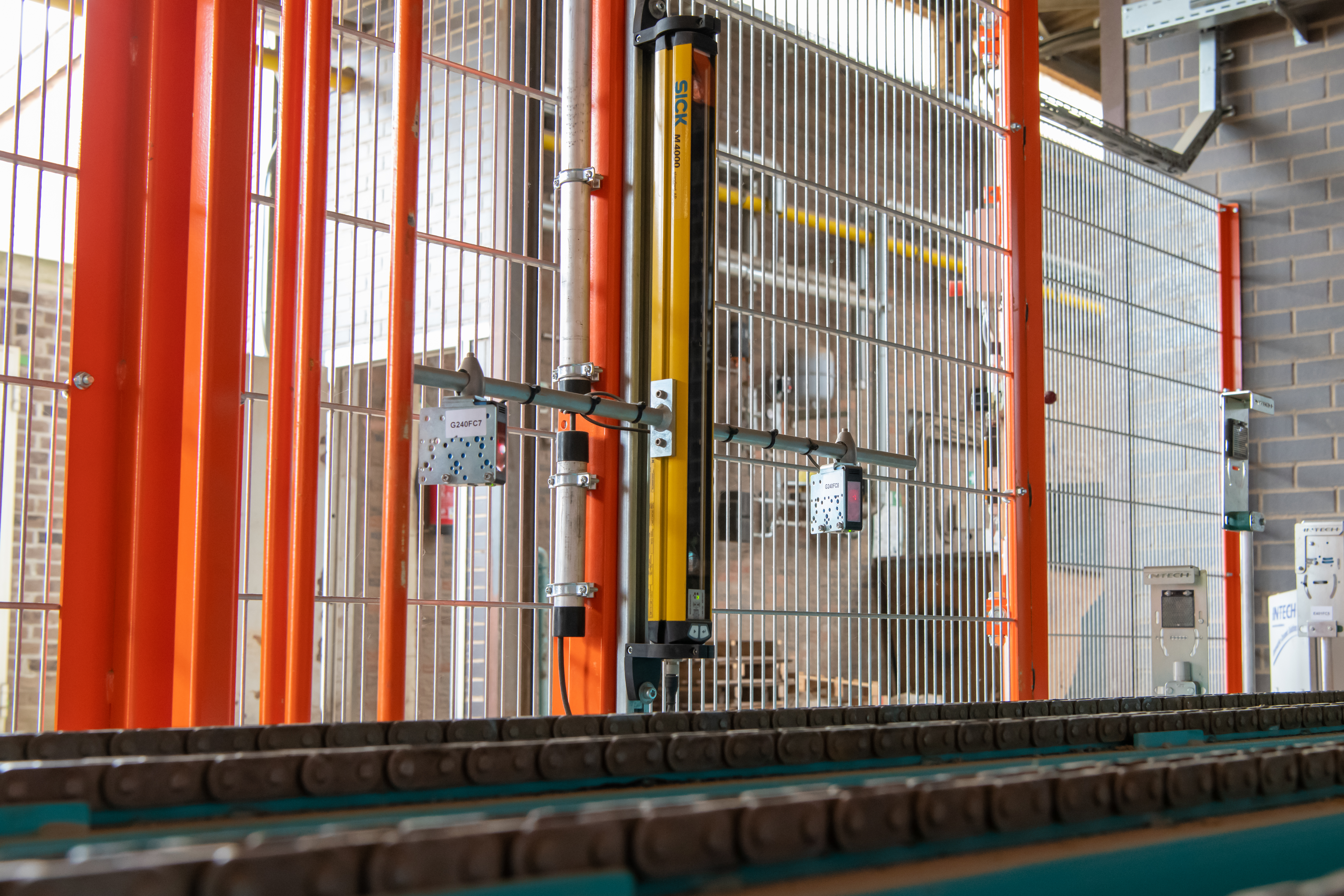 Machineafscherming en machineveiligheid - hekwerk met lichtscherm